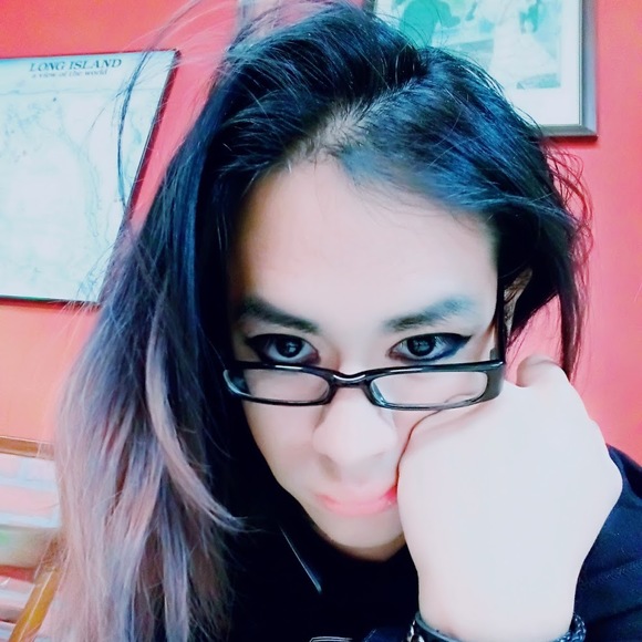 Meet your Posher, Zella - Picture 1 of 1